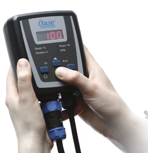 Oase Aquamax Eco Classic Controllable 18000C Pond Pump - Image 2